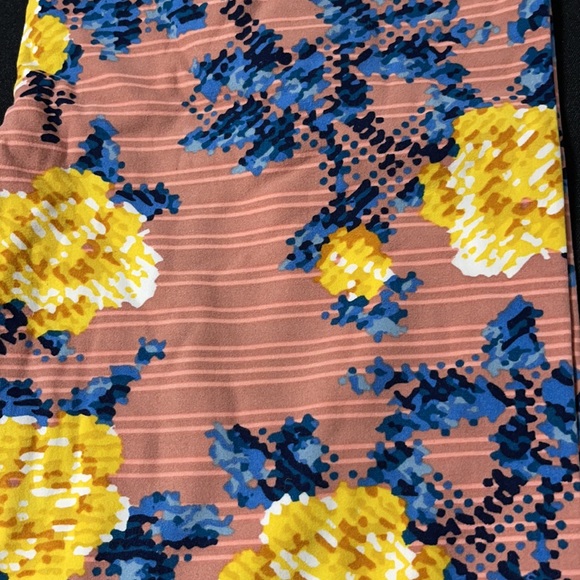LuLaRoe TC Tall & Curvy Pink Floral Leggings NWT - Picture 4 of 9